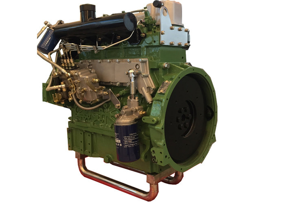 17Kw - 70kW 4 silindirli Zirvedekiler Taşınabilir Jeneratörler 4 Zamanlı 1500 rpm&amp;#39;de 1800